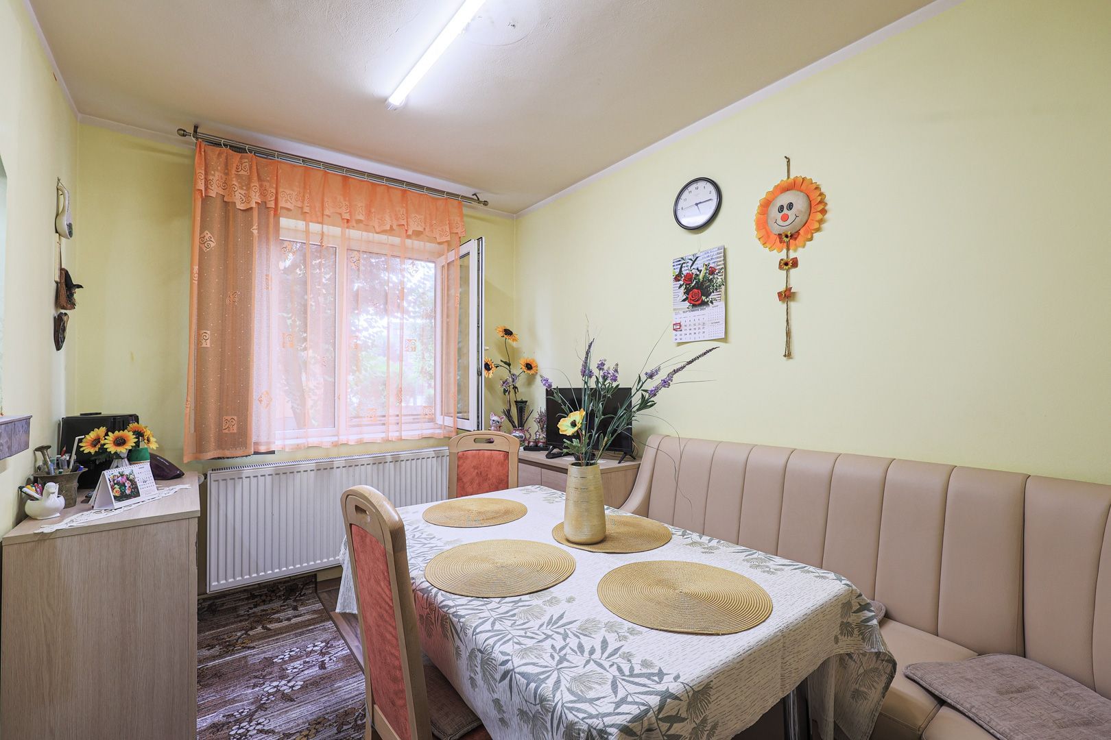 Apartament, la etajul 1, cu balcon spre zona verde, malul Muresului - Poză 4