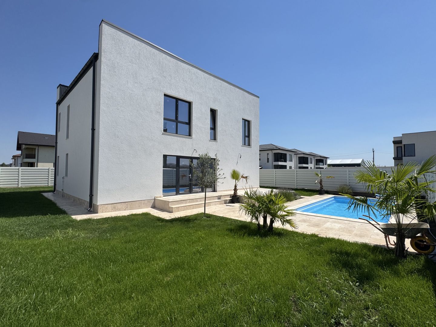 Vila exclusivista cu PISCINA, zona Liddl Tunari, 0% comision - Poză 2