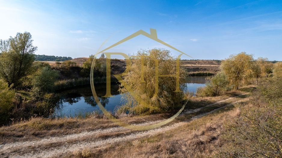 Investiție unică, 10 ha teren cu luciu de apă, ideal pentru turism și agrement! - Poză 14