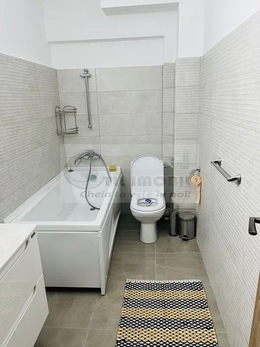 Apartament 3 camere Podul de Fier 700 Euro - Poză 7