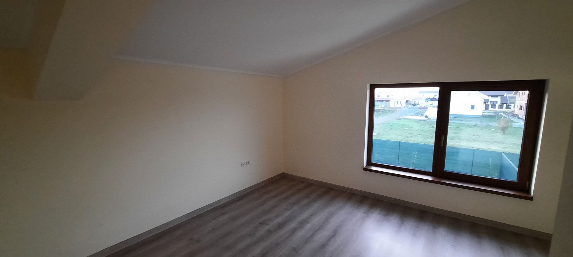 Duplex de vanzare - frumos si calitativ - Poză 16