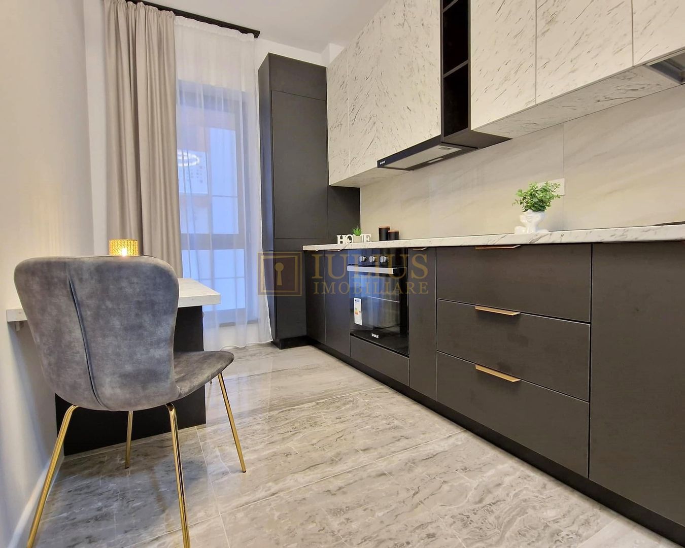 Future Residence, acces la piscină. Loc parcare privat(exterior) - Poză 5