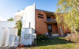 1/2 Duplex avangardist, la rosu, in Mosnita Noua - Poză 1