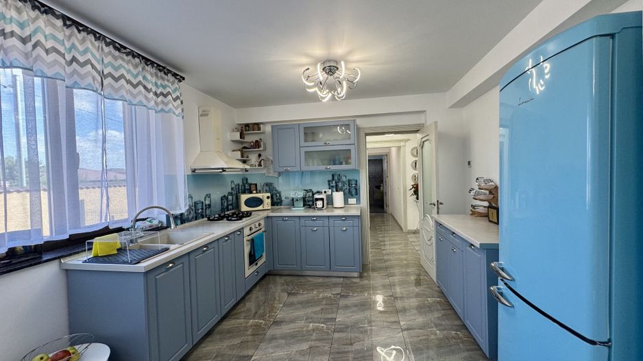 Berceni - VILĂ UNICAT, spațioasă, curte 1.000 mp, la 7 min metrou - Poză 8