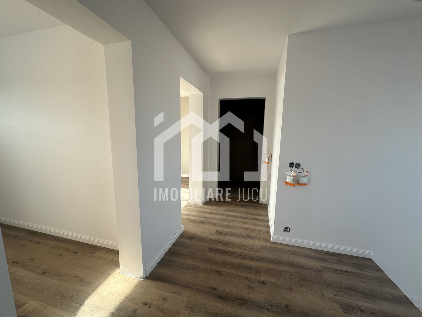Casă individuală finisată, curte 780 mp – Jucu de Mijloc - Poză 10