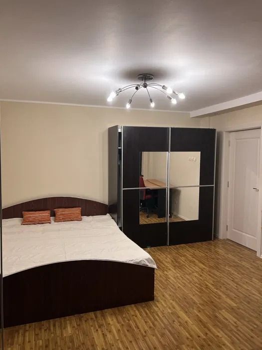 GARS. LUJERULUI, BLOC NOU, BUCATARIE INCHISA, METROU 7 MINUTE, PARCARE - Poză 1