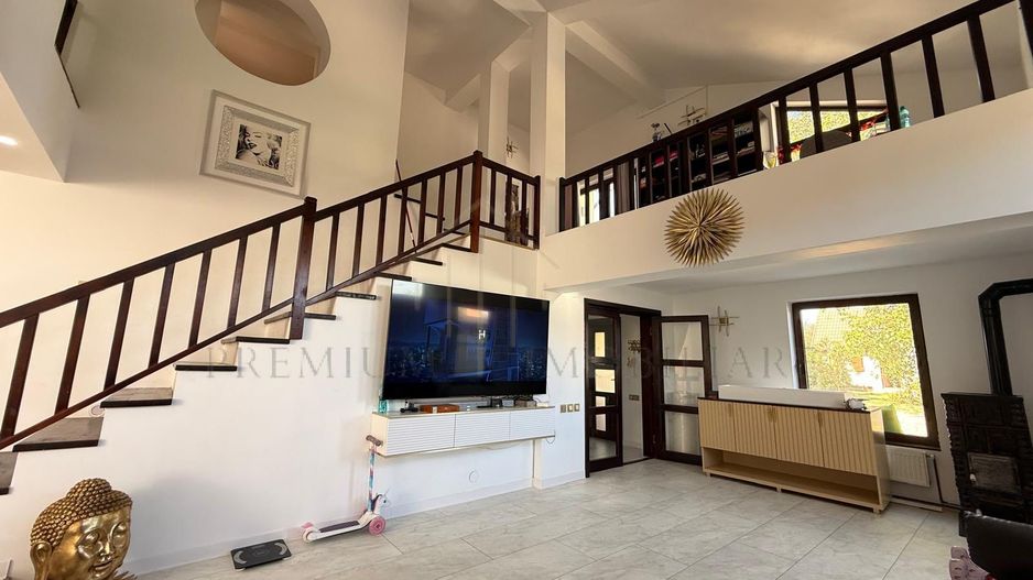 Casa de Vânzare la 4 km de Onești - Poză 1