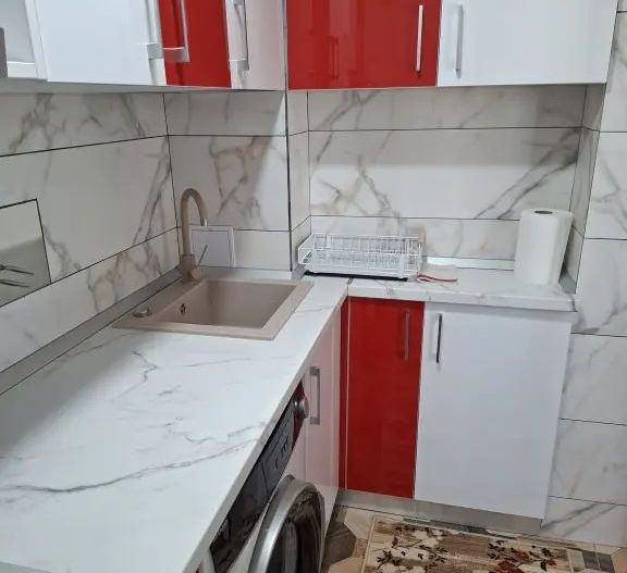 Garsonieră de închiriat Bd. Chișinău renovata de curand - Poză 5