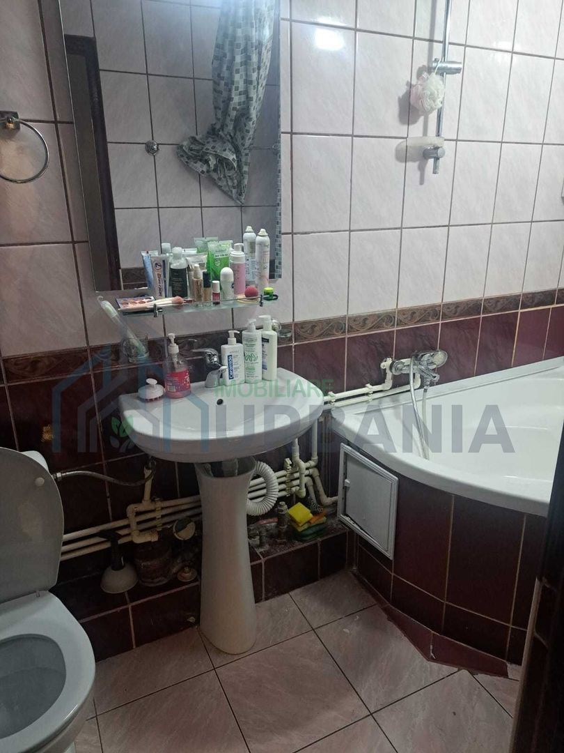 Închiriez apartament 4 camere – UltraCentral Iași/ For Rent: 4 rooms - Poză 2