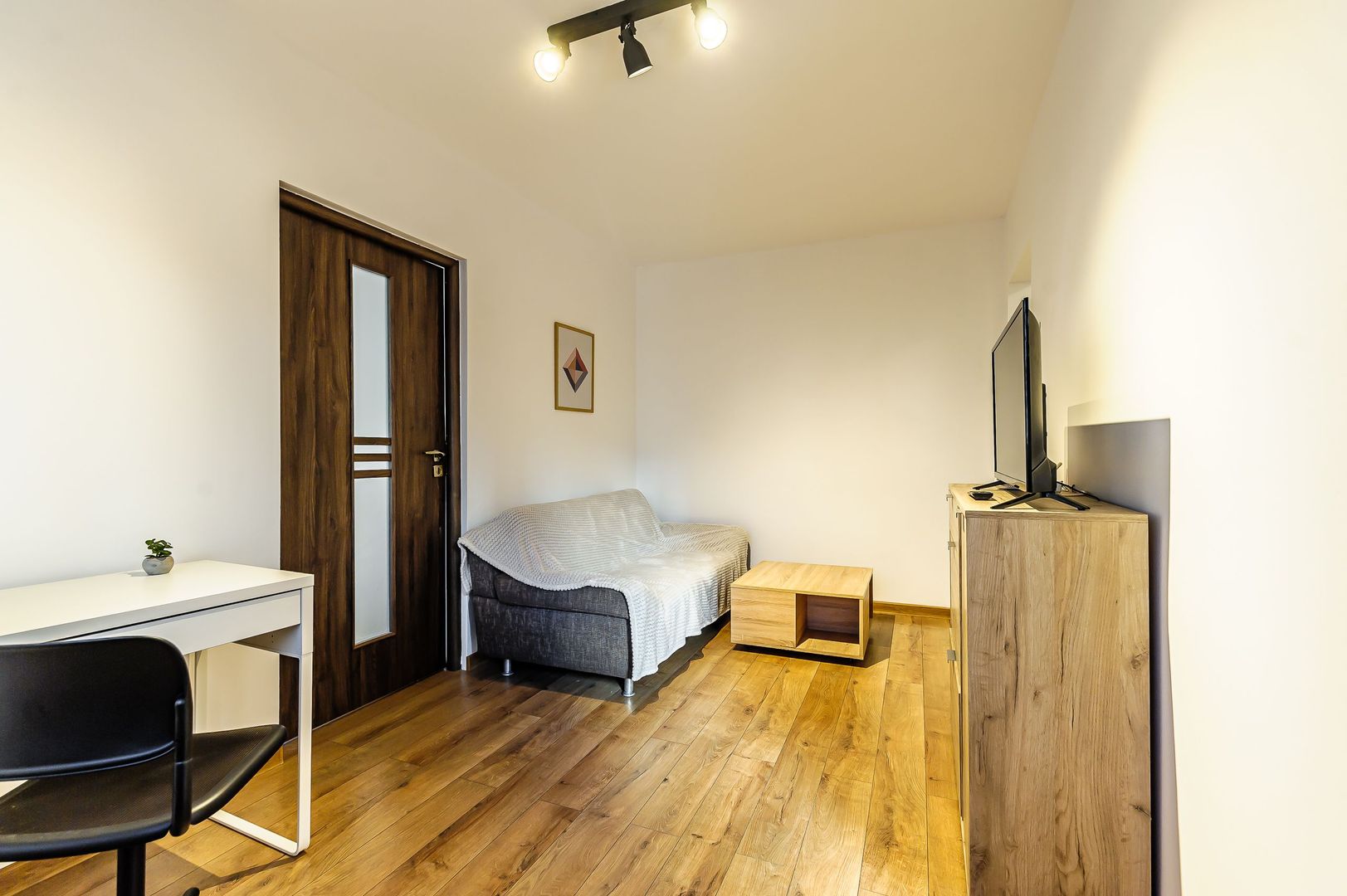 VÂNDUT! Apartament lângă spitalul Județean Arad. - Poză 2