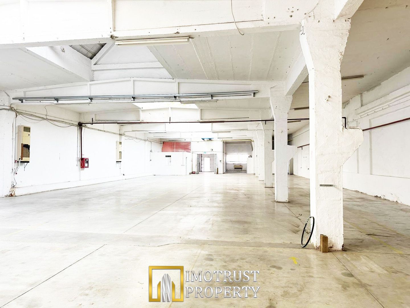 Hala industriala 675 mp, Arad central, acces TIR ideal depozit logitic - Poză 7