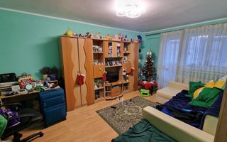 Apartament  2 cam dec, Micro 18,et 1 - Poză 1