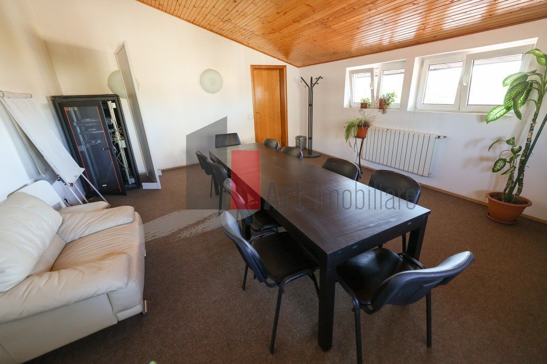 VILA IN DOMENII LOCATIE EXCELENTA - Poză 1