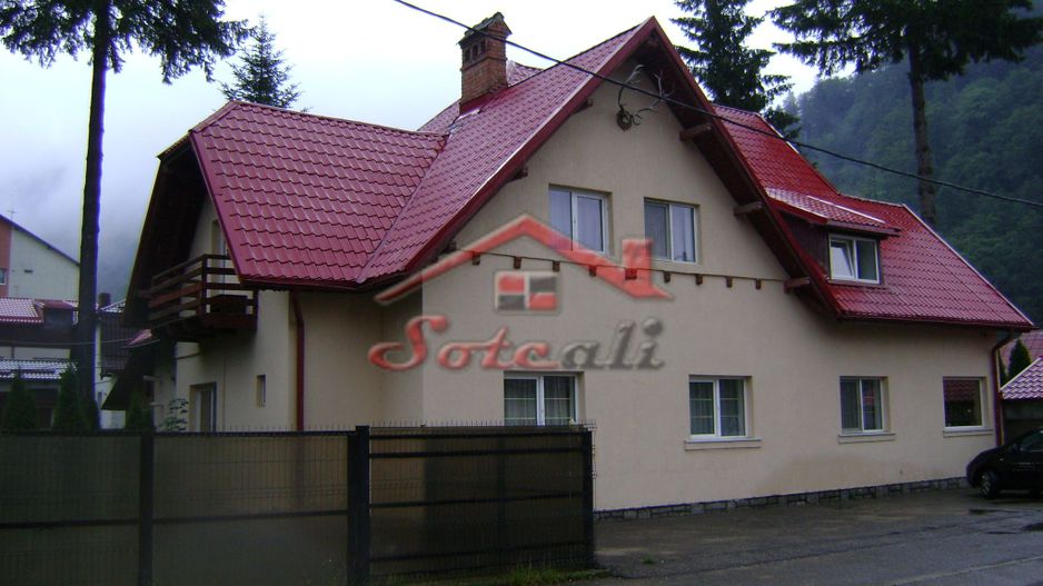 Pensiune de vanzare P+E Busteni - central - Poză 2