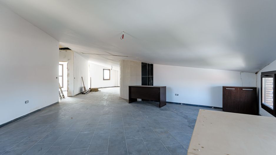 Clădire comercială în zona Grădiște. - Poză 39