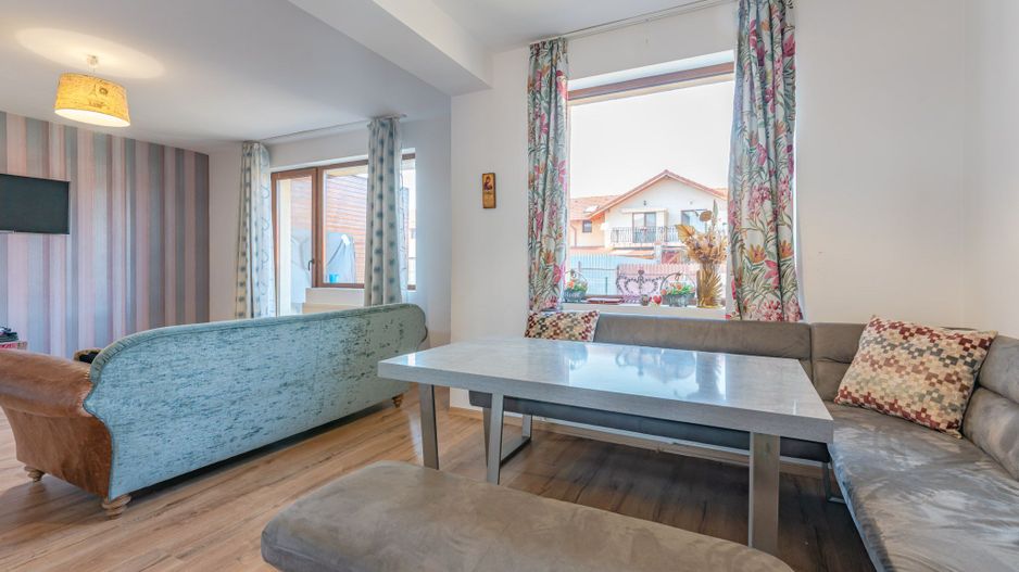 Casa insiruita compusa din 4 camere in Sanpetru - Poză 8