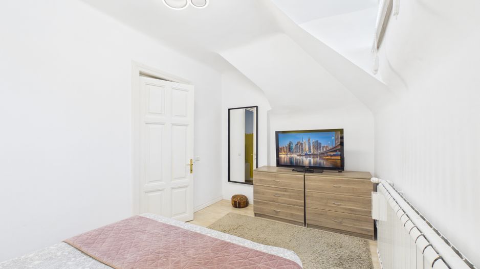 Apartament 2 camere în vilă istorică | Kiseleff | curte | 7 min metrou - Poză 6