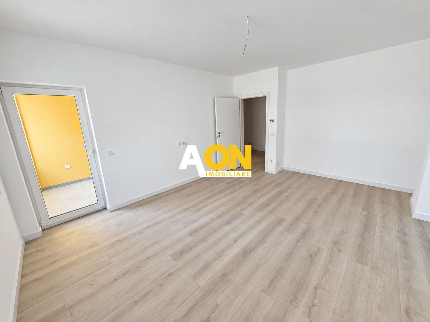 Apartament cu 1 camera, 42 mp utili, cu balcon, etaj 1, bloc nou - Poză 2