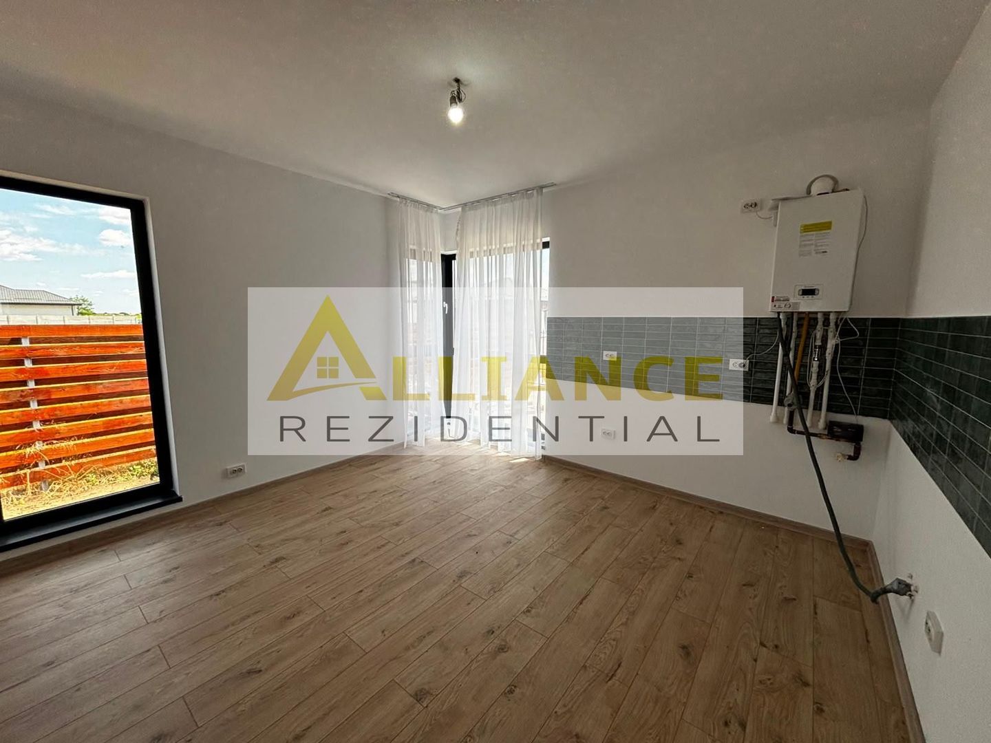 Casă individuală  3 camere 2 băi teren 375 mp ! - Poză 5