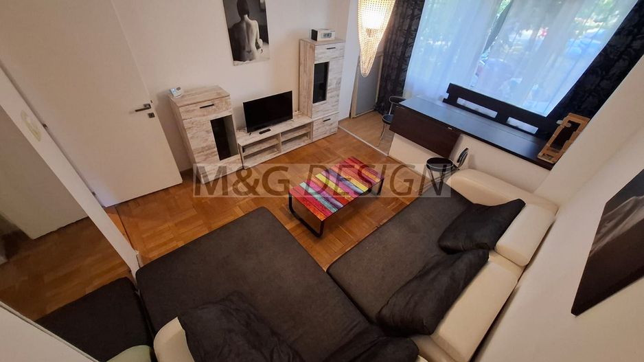 Semicentral, etaj 1, 2 camere decomandat, centrala, clima - Poză 1