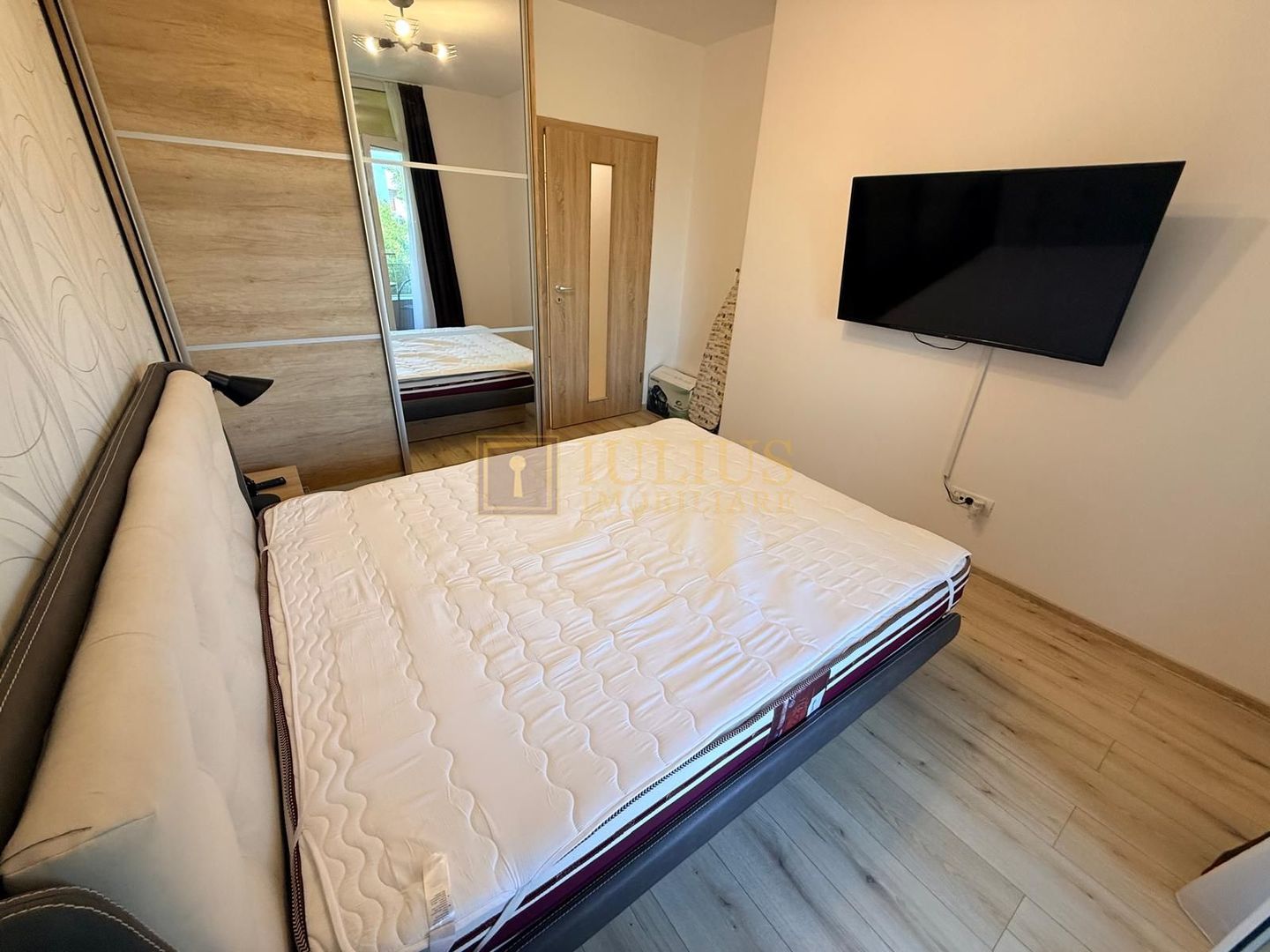 2 camere| Dumbravita| apartament mobilat lux| loc de parcare| lift| - Poză 11