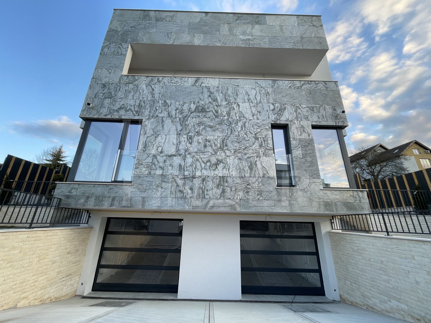 Vanzare parte de duplex 200 mp utili, teren 230 mp, Andrei Muresanu - Poză 1