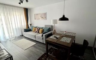 Apartament modern 2 camere, 2 balcoane, parcare, lift – Centru (Iordachi Lozonschi 8) – închiriere scurtă 15 iunie–15 august - Poză 1