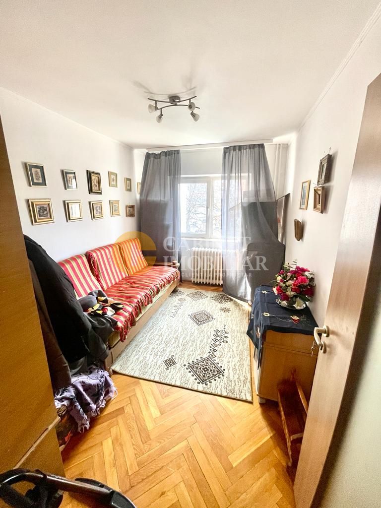 Etaj 2 Gara- Arcu Apartament 3 camere decomandat 2 bai - Poză 1