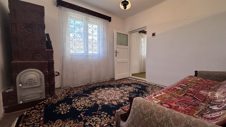 Vanzare casă cu potențial rezidențial și comercial în Pucioasa -441 mp - Poză 10
