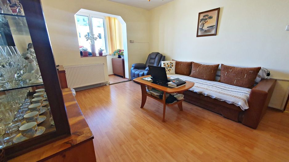 Astra, apartament 3 camere, etaj 3 - Poză 1