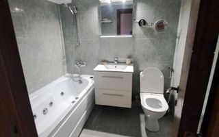 Spre închiriere apartament 3 camere - Bulevardul Decebal - Poză 7