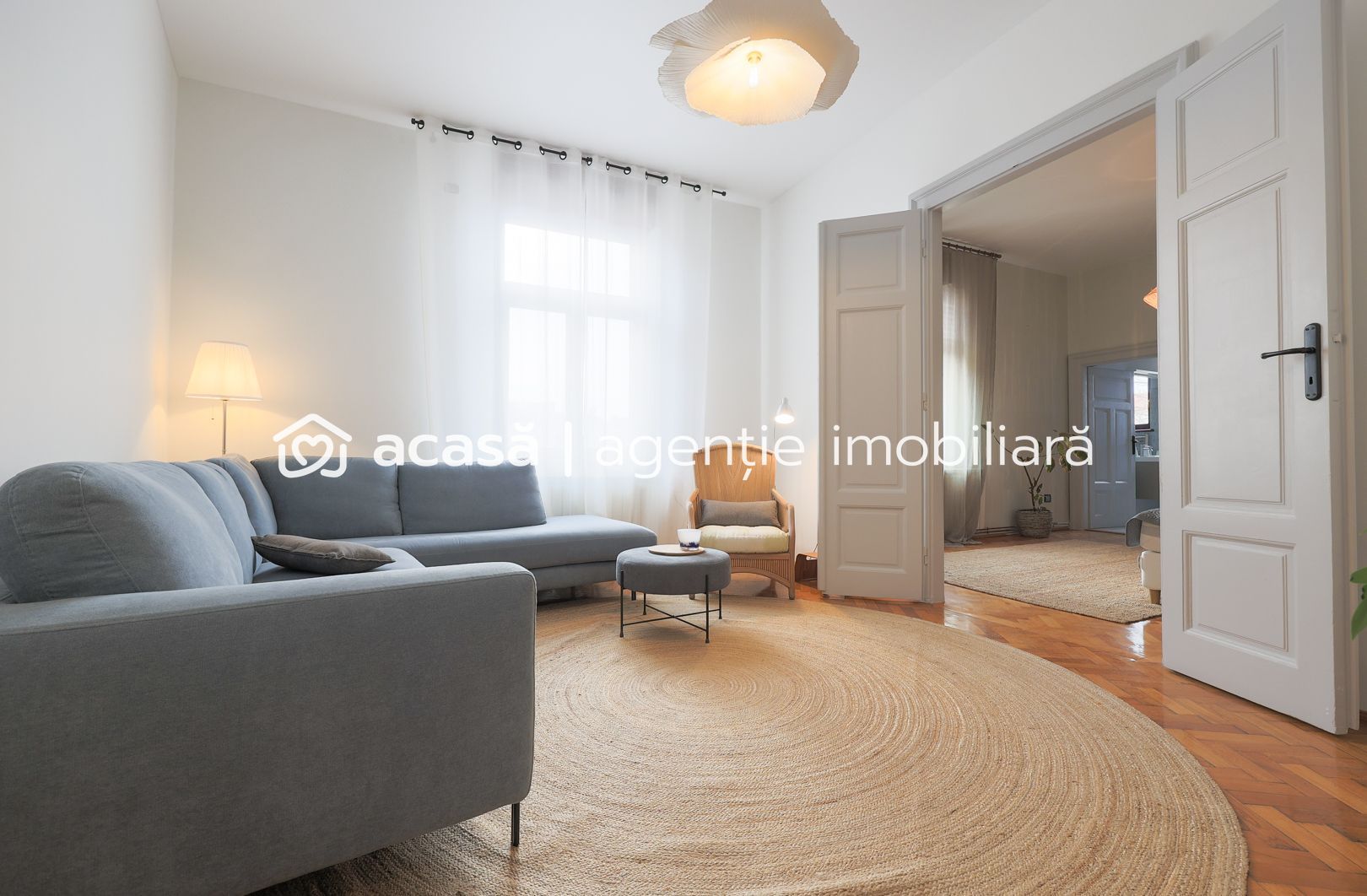 Apartament unic în Arad – Ultracentral, liniște, priveliște superbă - Poză 1