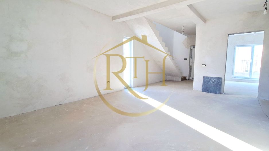 Oferim spre vanzare Case-Duplex cu 4 camere, situate in Giroc, zona buna - Poză 6