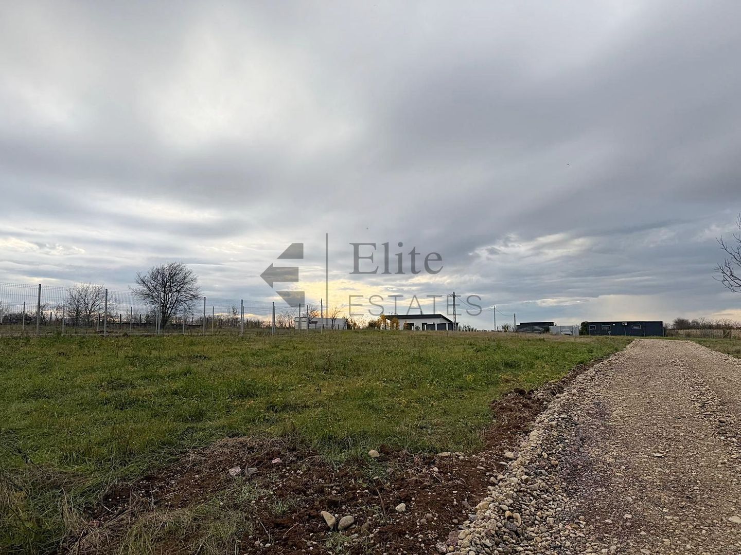 Teren intravilan de vanzare in Apateu | Dublu front - Poză 4