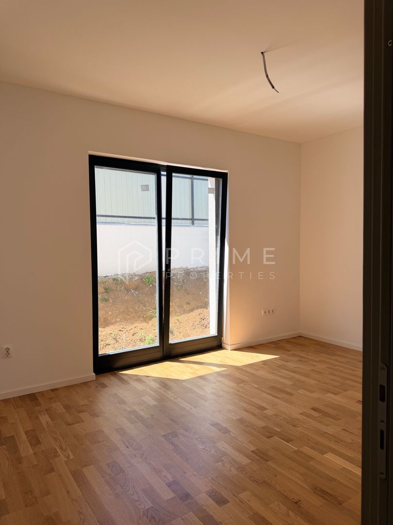 Vilă chalet modern cu perete panoramic de sticlă - Livezeni, Mureș - Poză 12