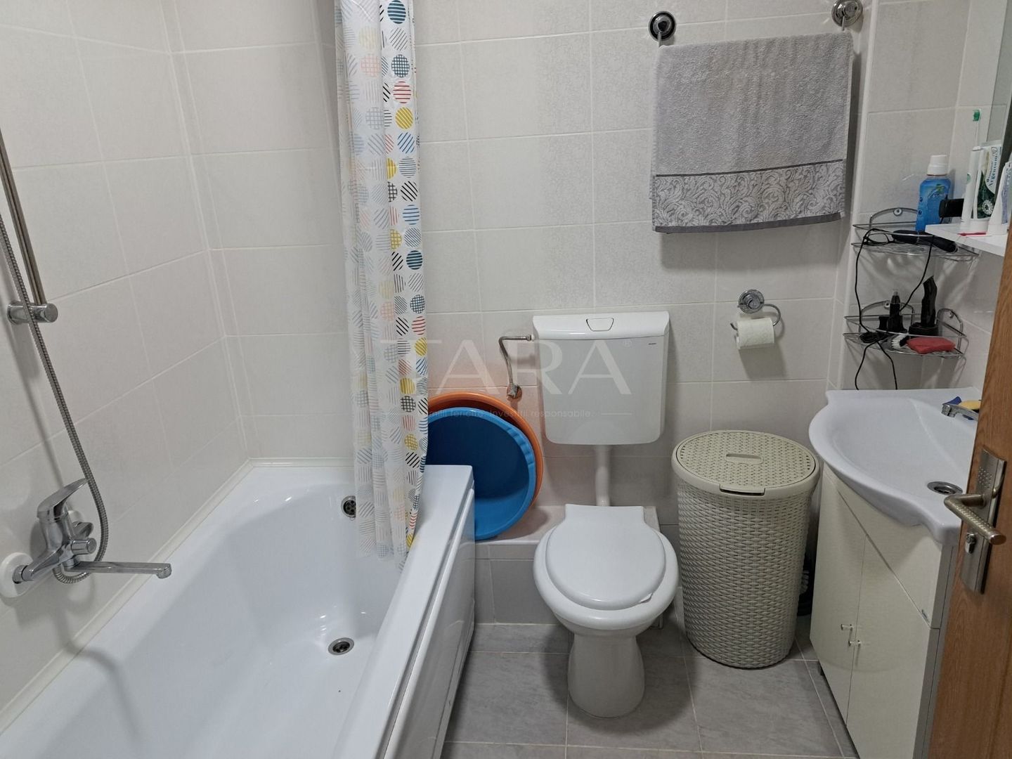 Vânzare Apartament 1 Cameră în Baciu. Parcare Subterană Inclusă. - Poză 4