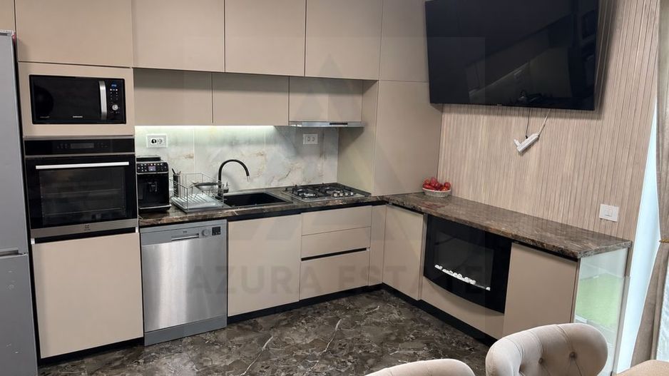 Apartament 3 camere  Curte proprie  Complet mobilat și utilat - Poză 2