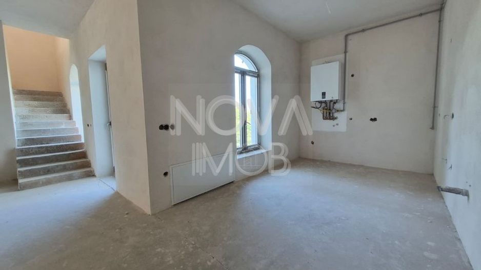 Casa generoasa cu 5 camere, 2 bai, dressing si parcare – Sura Mica - Poză 15