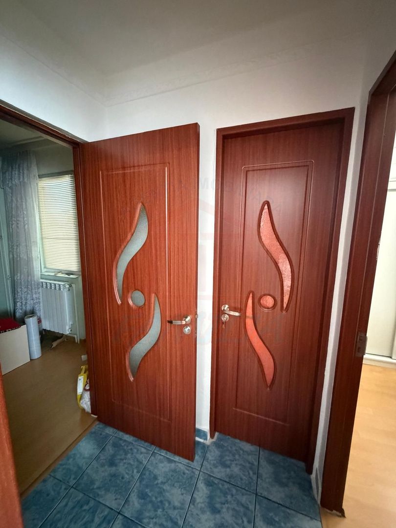 Vanzare apartament cu 4 camere in Micro 39b( k-uri), etaj 1, - Poză 4