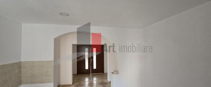 APARTAMENT  4 CAMERE SEBASTIAN - Poză 2