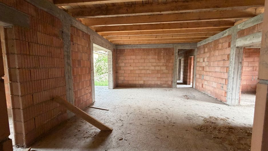 Casă de vânzare 260 mp utili + 1052 mp teren in centrul orasului Covasna - Poză 13