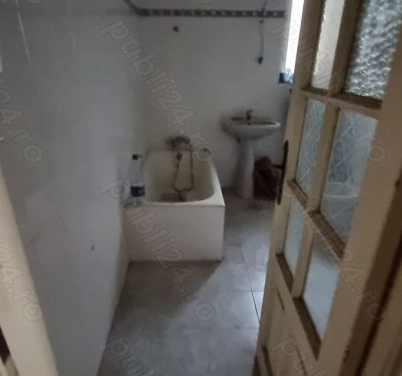 Ag BRASADAS vinde casă cu 2 apart. Calea Călărașilor Coposu. - Poză 9