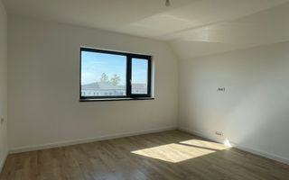 Duplex cu arhitectura deosebita - Mosnita Noua - Poză 6