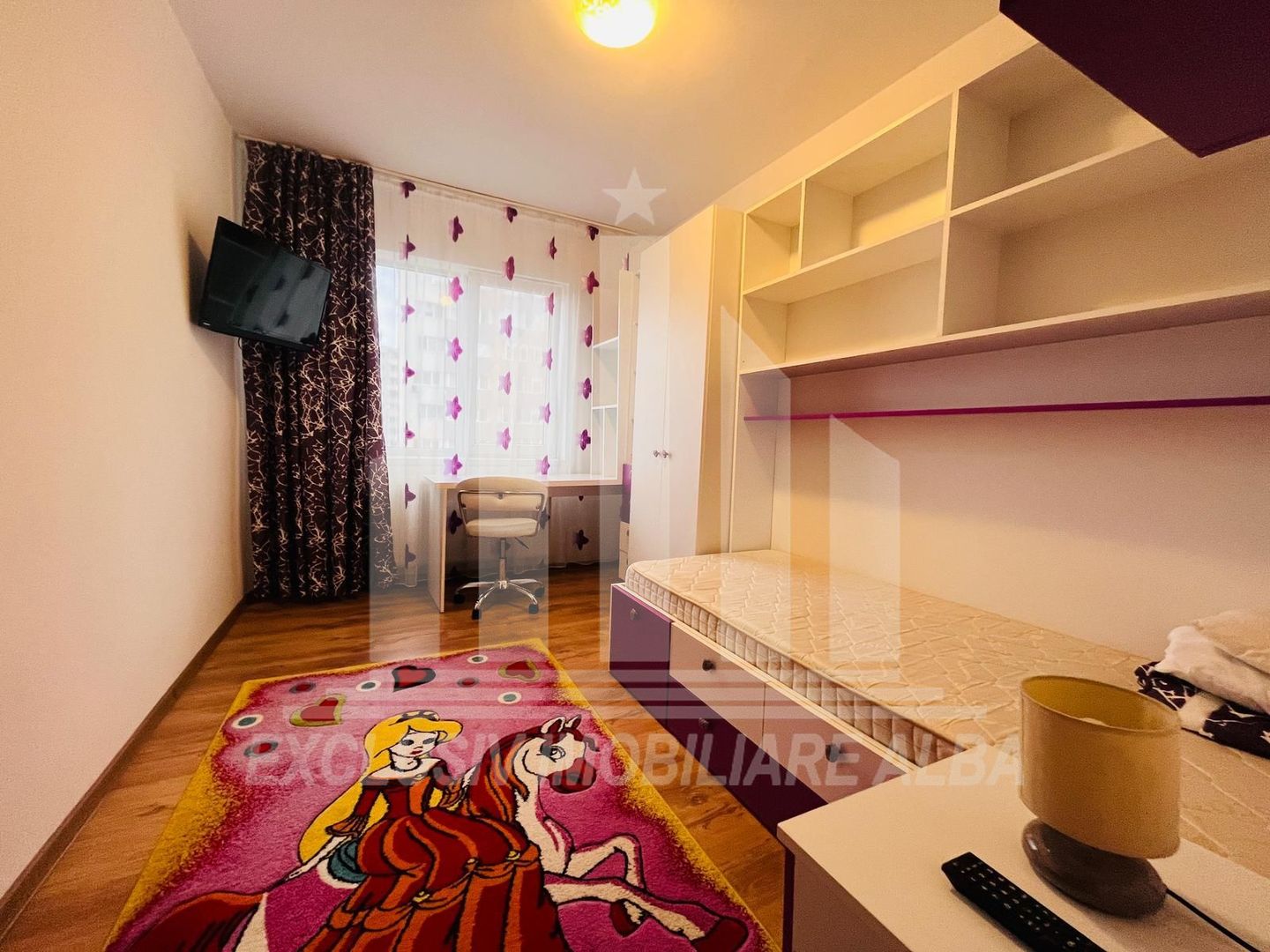 Apartament cu 4 camere, etaj intermediar, Cetate - Poză 3