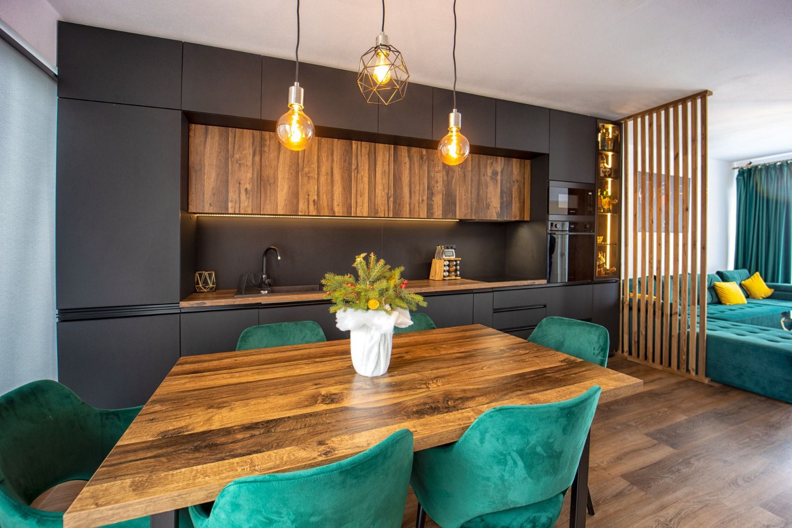 Casă înșiruită de vânzare în Sânpetru | Mobilată și utilată premium - Poză 3