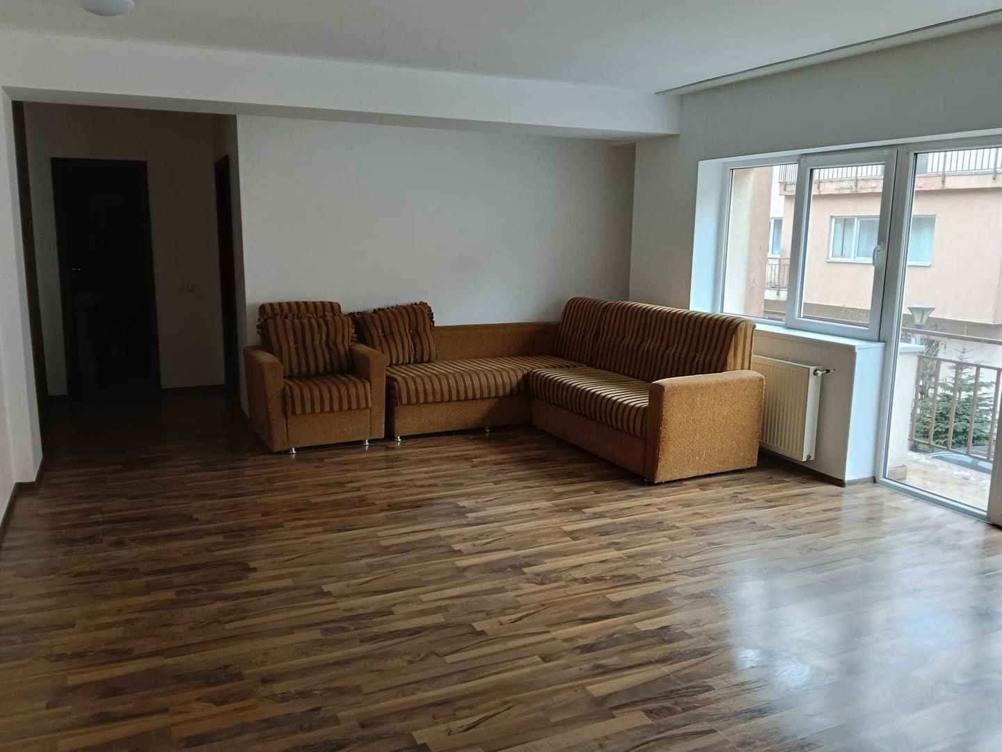 Apartament 2 camere spațios, centrală, parcare, pet friendly, metrou Republica - Poză 2