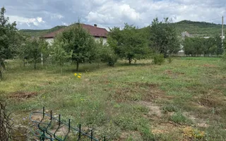 Casă de vânzare în URIU - 1400 mp teren . - Poză 12