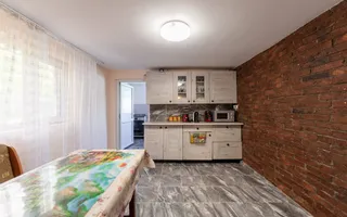 Casă renovată 2022, 3 camere, 1034 mp teren, încălzire în pardoseală - Poză 15