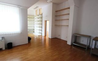 Vila spatioasa pentru birouri in zona centrala - Poză 4