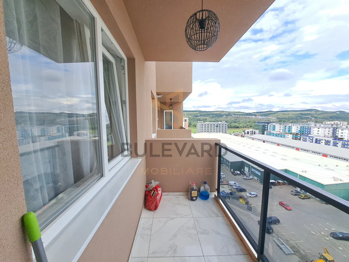 Apartament 2 camere cu parcare, zona Metro! — fotografia 1